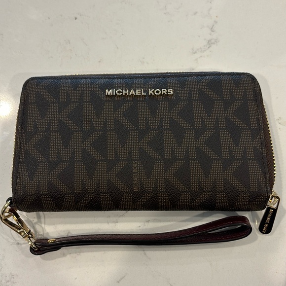 Brand New Micheal Kors Wrist wallet - Picture 1 of 2